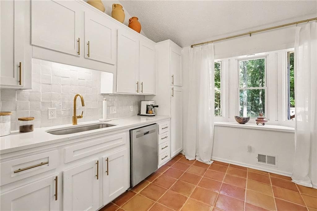 4 bedroom, 3 bathroom, 2,000 sq ft single family residence for sale at 743 Starmist Court, Kennesaw, GA 30144 — photo 9