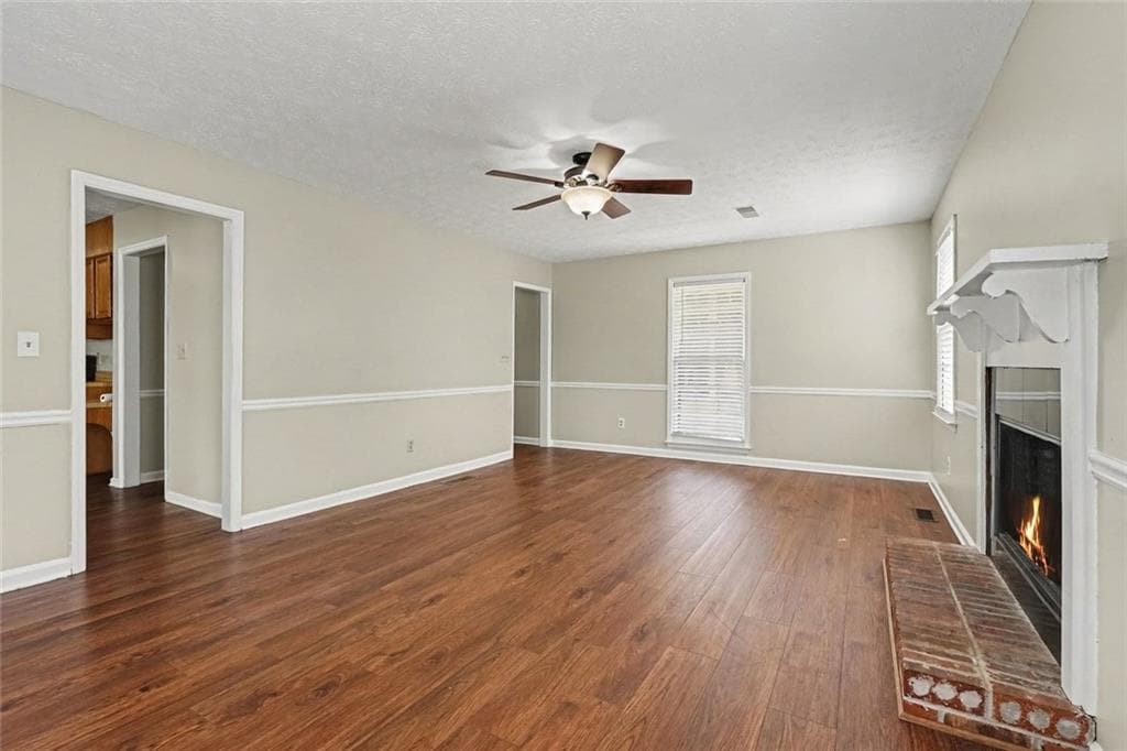 3 bedroom, 3 bathroom, 1,610 sq ft single family residence for sale at 1160 Golfview Terrace, Monroe, GA 30655 — photo 5