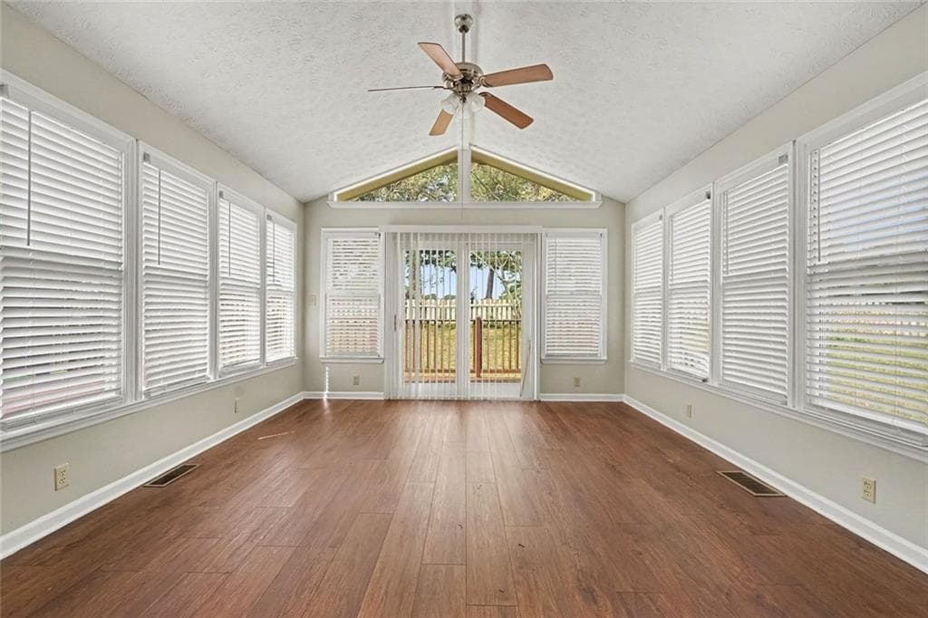 3 bedroom, 3 bathroom, 1,610 sq ft single family residence for sale at 1160 Golfview Terrace, Monroe, GA 30655 — photo 6