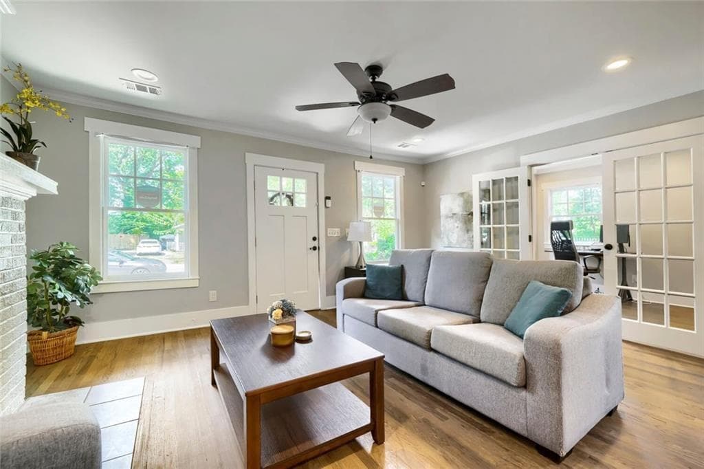 3 bedroom, 2 bathroom, 1,367 sq ft single family residence for sale at 654 Gillette Avenue, Atlanta, GA 30310 — photo 6