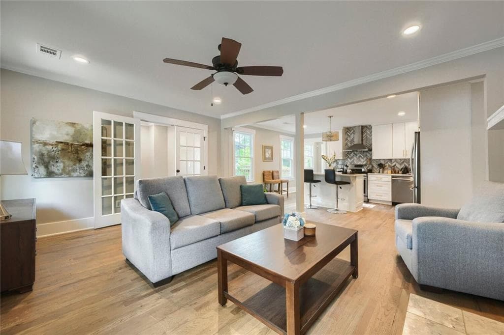 3 bedroom, 2 bathroom, 1,367 sq ft single family residence for sale at 654 Gillette Avenue, Atlanta, GA 30310 — photo 7