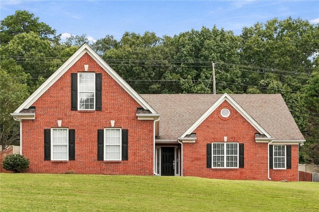 4 bedroom, 2 bathroom, 2,192 sq ft single family residence for rent at 1422 Fountain Lakes Drive, Lawrenceville, GA 30043 for $2,500 a month