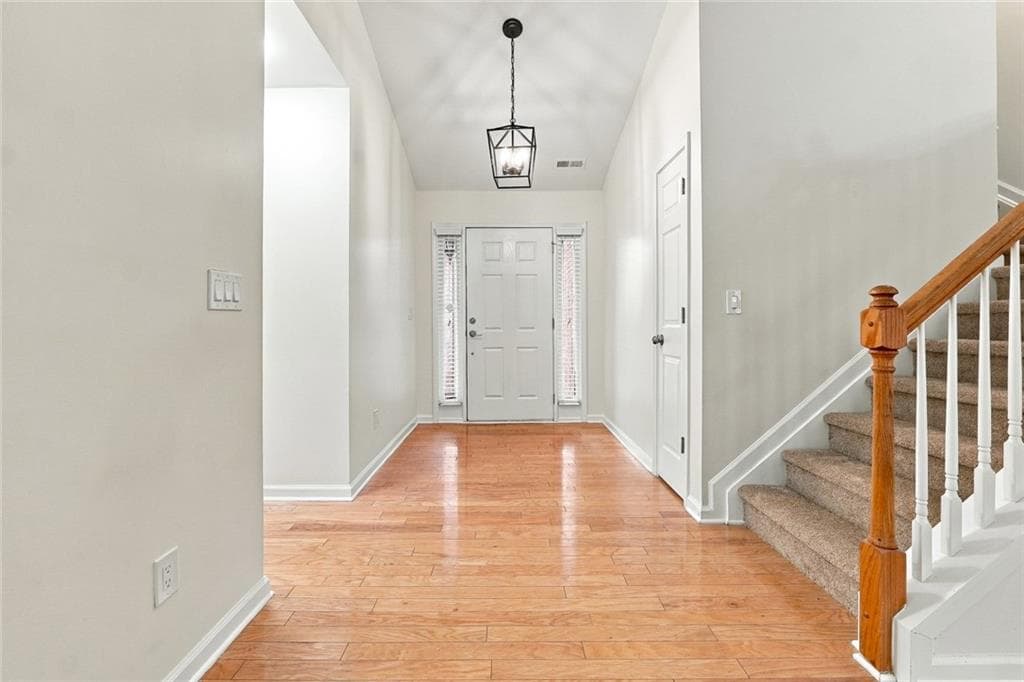 4 bedroom, 2 bathroom, 2,192 sq ft single family residence for rent at 1422 Fountain Lakes Drive, Lawrenceville, GA 30043 for $2,500 a month — photo 3