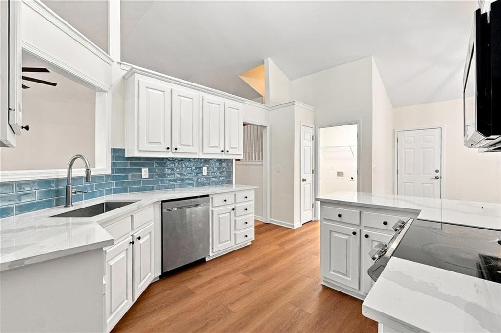 4 bedroom, 2 bathroom, 2,192 sq ft single family residence for rent at 1422 Fountain Lakes Drive, Lawrenceville, GA 30043 for $2,500 a month — photo 9