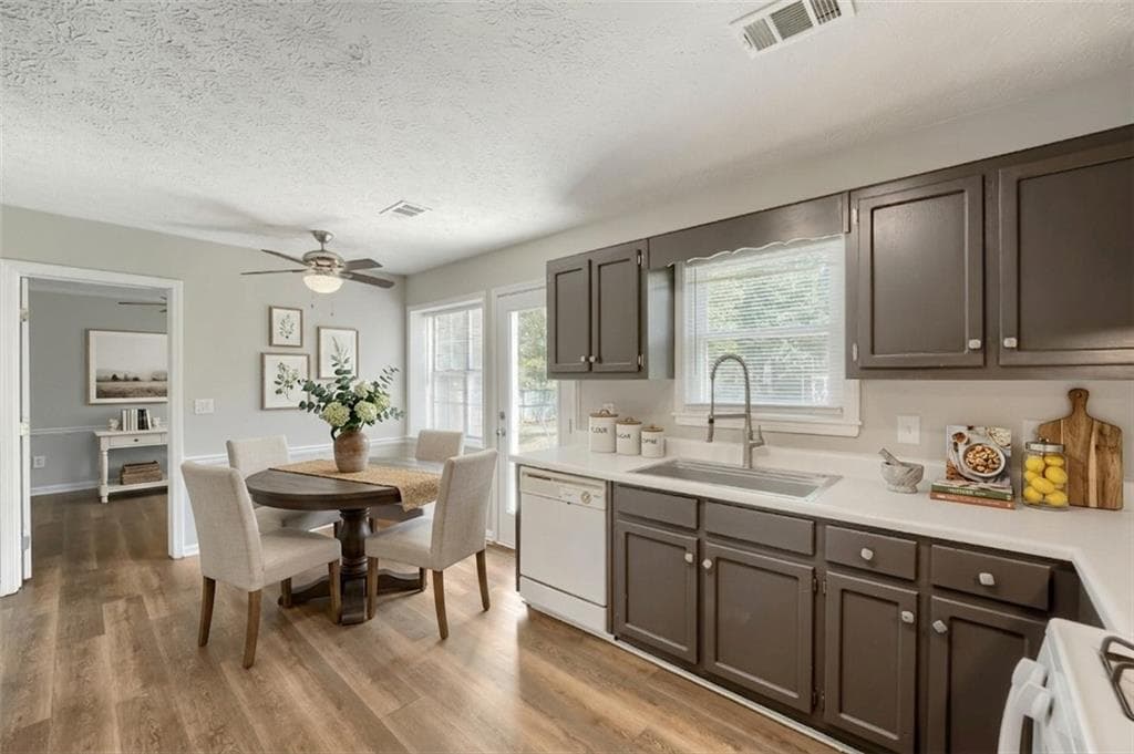 3 bedroom, 3 bathroom, 2,453 sq ft single family residence for sale at 1410 Willow Bend Drive, Snellville, GA 30078 — photo 7