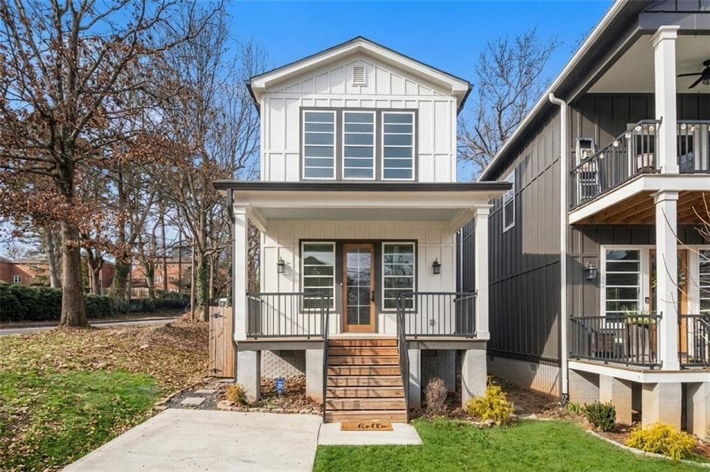 3 bedroom, 3 bathroom, 2,070 sq ft single family residence for sale at 975 Welch Street, Atlanta, GA 30310
