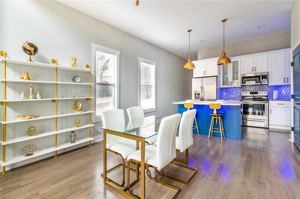 3 bedroom, 3 bathroom, 2,070 sq ft single family residence for sale at 975 Welch Street, Atlanta, GA 30310 — photo 4