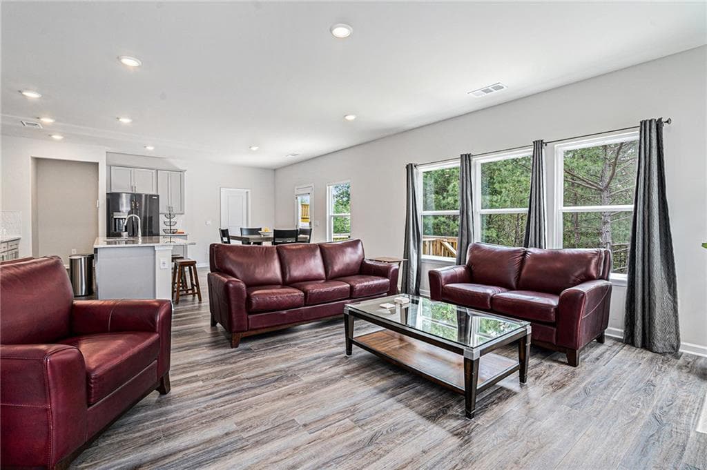 4 bedroom, 3 bathroom, 2,345 sq ft single family residence for rent at 279 Persian Ivy Way, Dallas, GA 30132 for $2,250 a month — photo 4