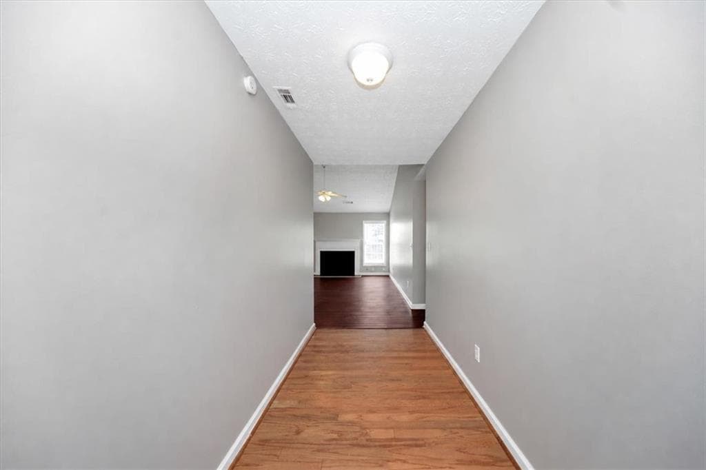 3 bedroom, 3 bathroom, 1,587 sq ft single family residence for sale at 1129 Olde Hinge Way, Snellville, GA 30078 — photo 4