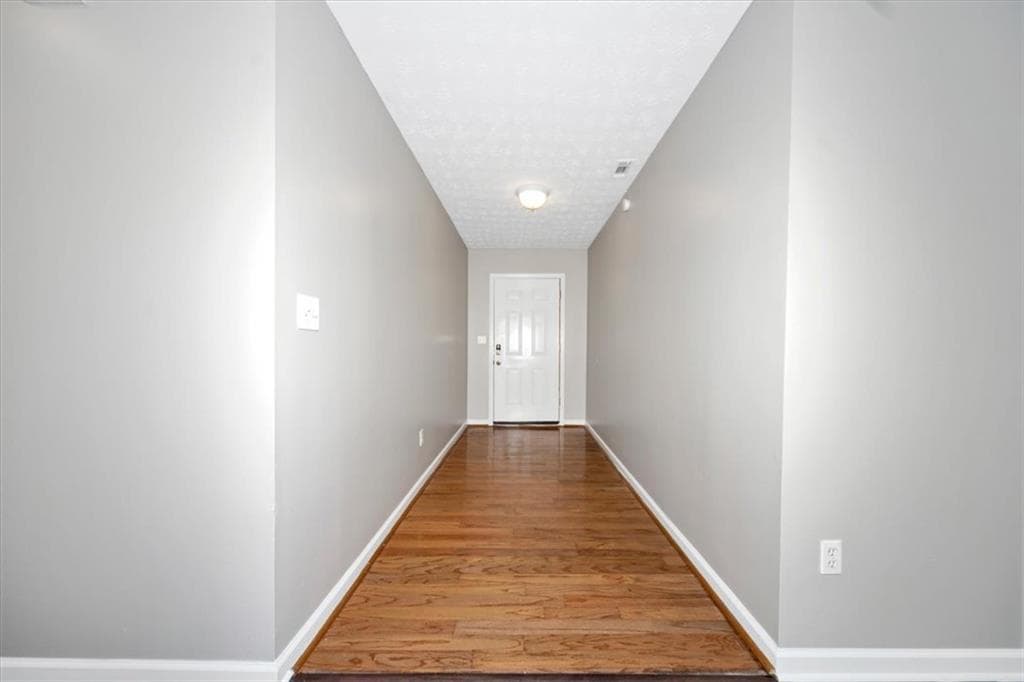 3 bedroom, 3 bathroom, 1,587 sq ft single family residence for sale at 1129 Olde Hinge Way, Snellville, GA 30078 — photo 5