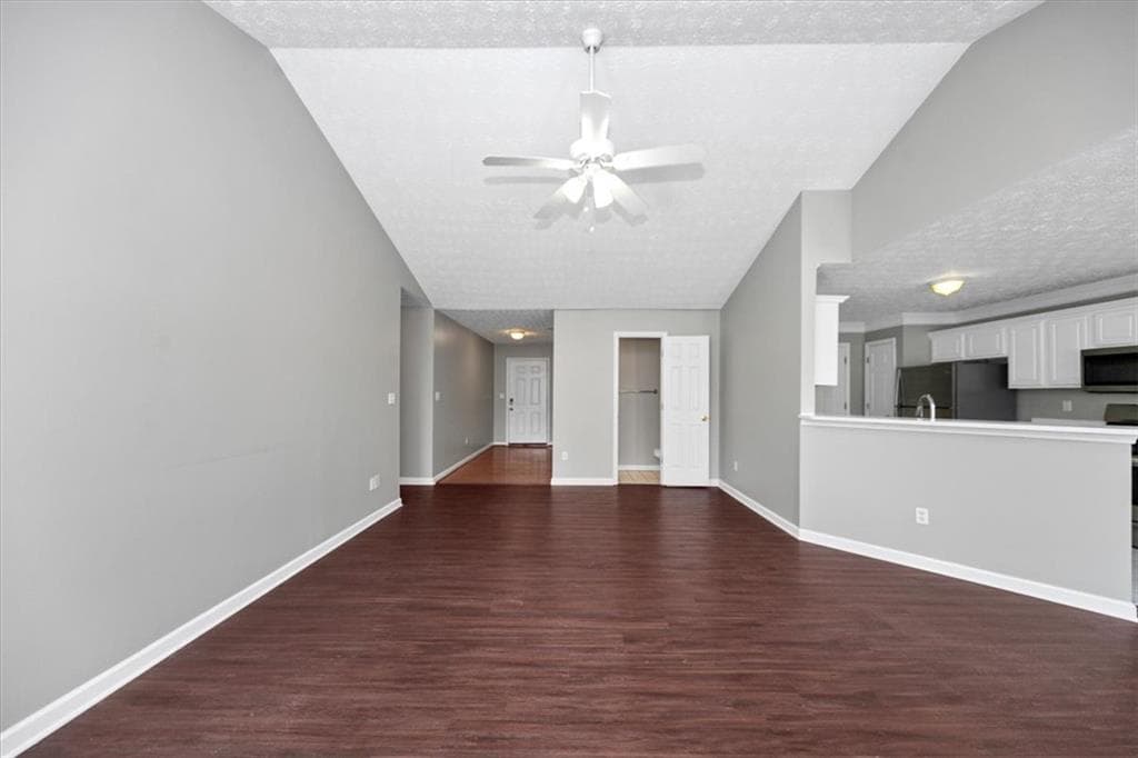 3 bedroom, 3 bathroom, 1,587 sq ft single family residence for sale at 1129 Olde Hinge Way, Snellville, GA 30078 — photo 10