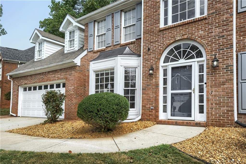 5 bedroom, 3 bathroom, 2,998 sq ft single family residence for sale at 109 Carolinas Way, Fayetteville, GA 30215 — photo 3