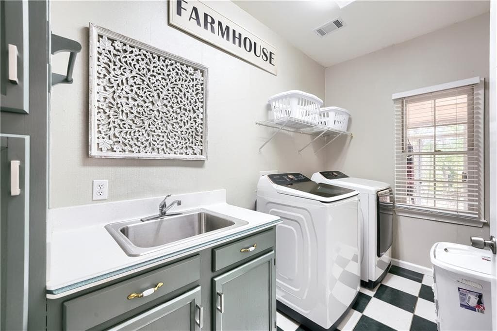 5 bedroom, 3 bathroom, 2,998 sq ft single family residence for sale at 109 Carolinas Way, Fayetteville, GA 30215 — photo 8