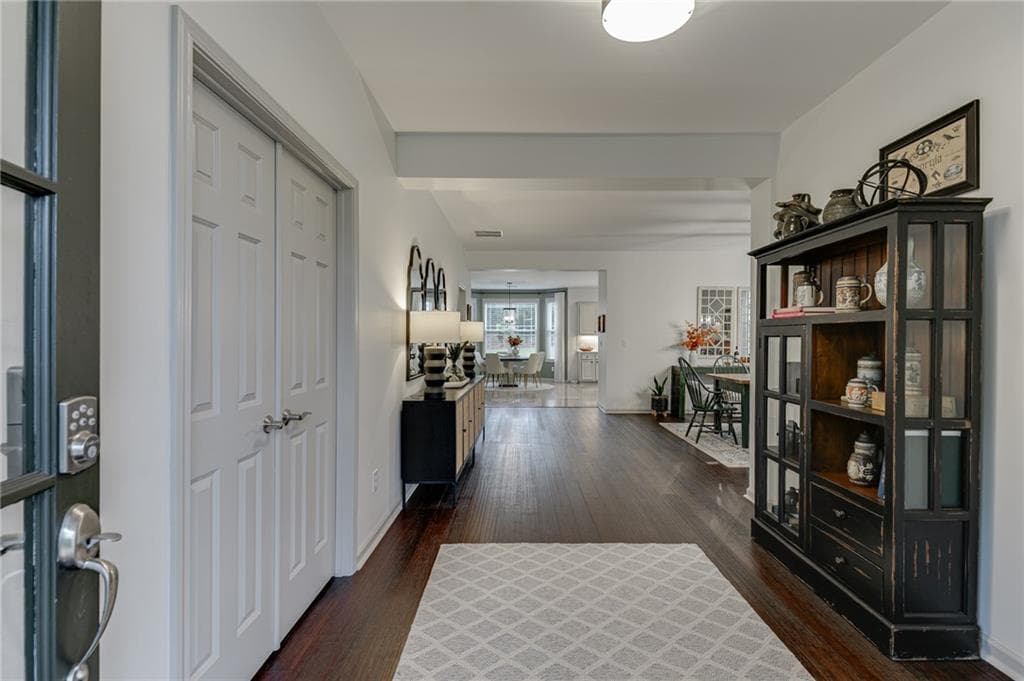 5 bedroom, 4 bathroom, 3,771 sq ft single family residence under contract at 6179 Baybrook Trace, Hoschton, GA 30548 — photo 4