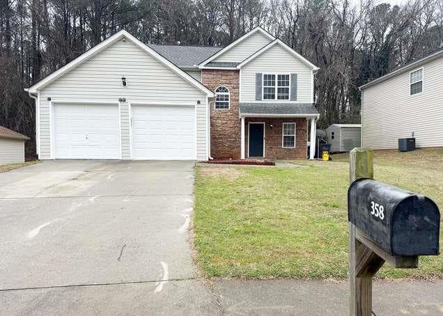 3 bedroom, 3 bathroom, 1,372 sq ft single family residence for sale at 358 Summit Lane, Riverdale, GA 30274