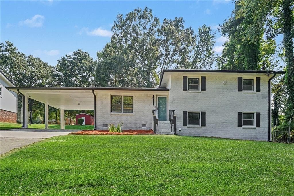 5 bedroom, 2 bathroom, 2,058 sq ft single family residence for sale at 1963 Candace Lane, Atlanta, GA 30316 — photo 2