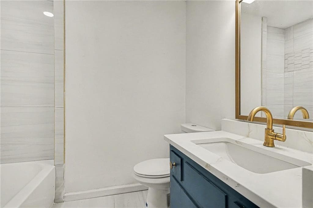 5 bedroom, 2 bathroom, 2,058 sq ft single family residence for sale at 1963 Candace Lane, Atlanta, GA 30316 — photo 7