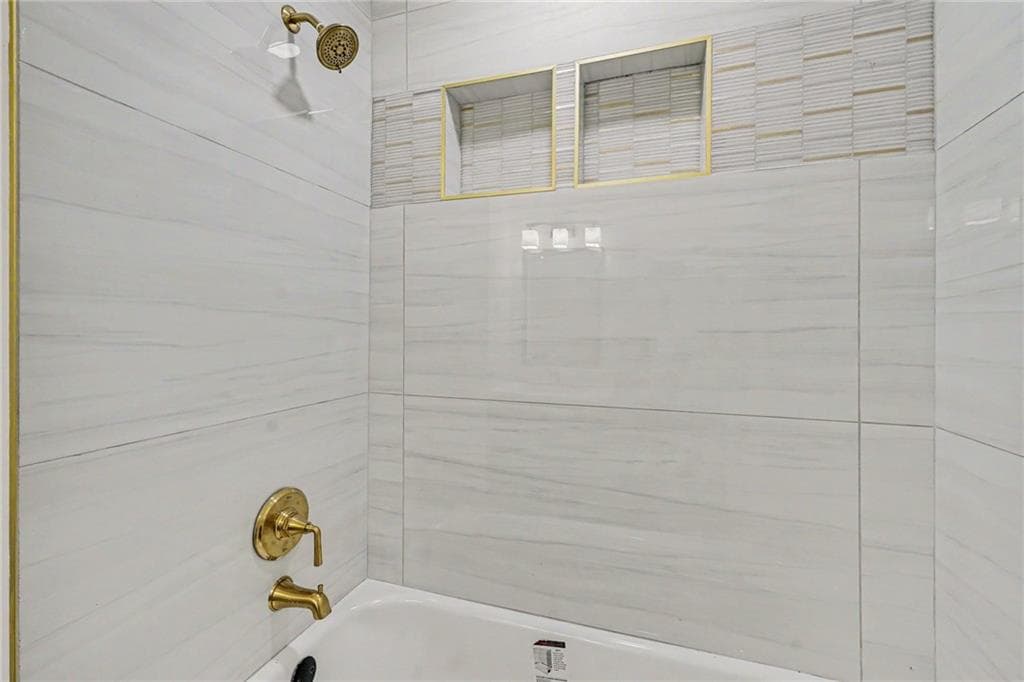 5 bedroom, 2 bathroom, 2,058 sq ft single family residence for sale at 1963 Candace Lane, Atlanta, GA 30316 — photo 8