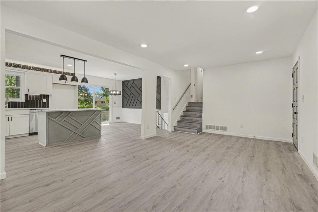 5 bedroom, 2 bathroom, 2,058 sq ft single family residence for sale at 1963 Candace Lane, Atlanta, GA 30316 — photo 9