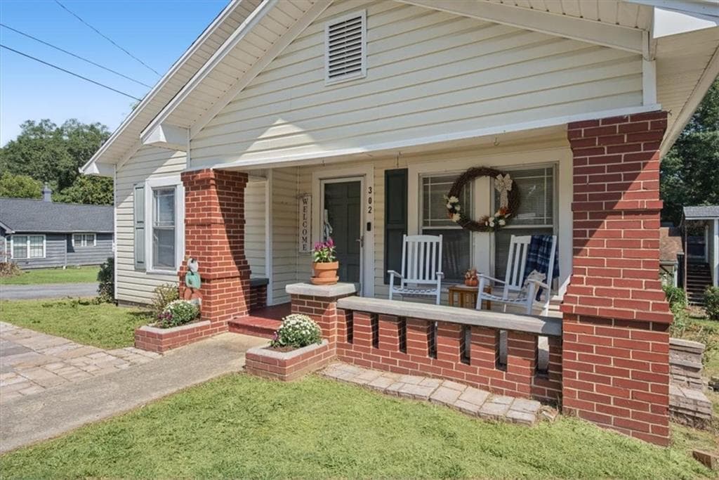 2 bedroom, 1 bathroom, 956 sq ft single family residence for sale at 302 Hampton Street, Rockmart, GA 30153 — photo 5