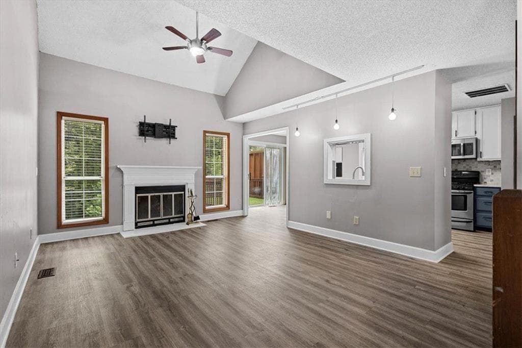 2 bedroom, 4 bathroom, 2,148 sq ft townhouse for sale at 873 Edgewater Circle, Marietta, GA 30062 — photo 7