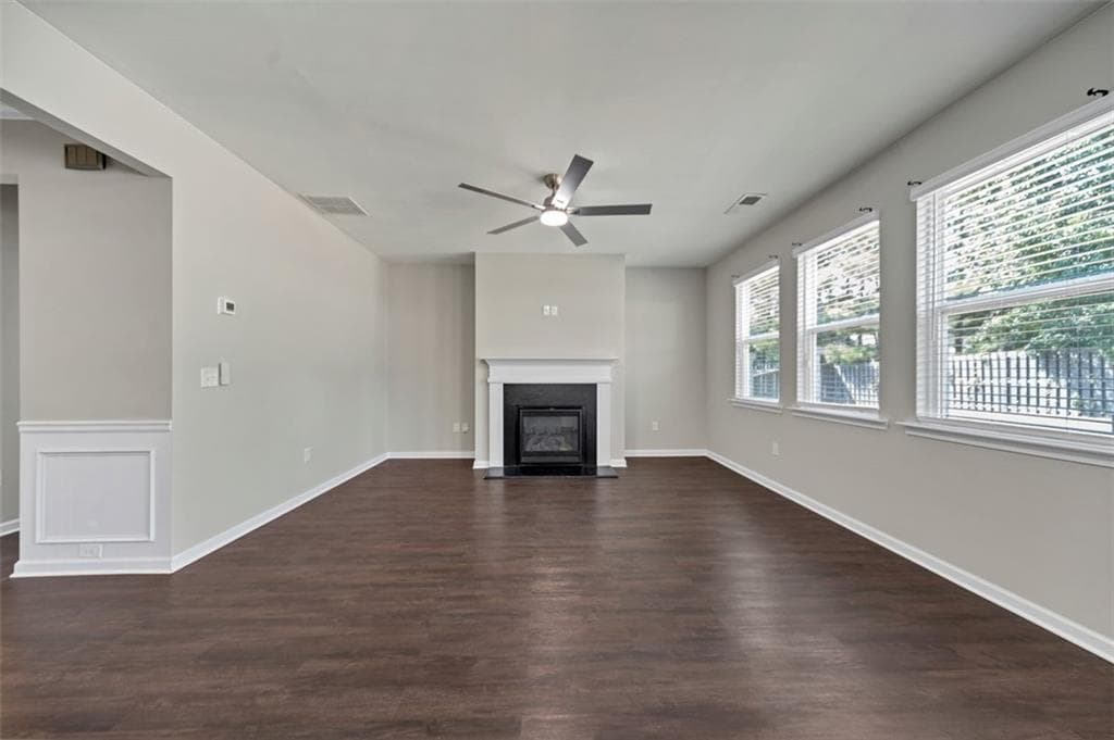 3 bedroom, 3 bathroom, 2,331 sq ft single family residence for sale at 332 ENDEAVOR Drive, Jonesboro, GA 30238 — photo 10