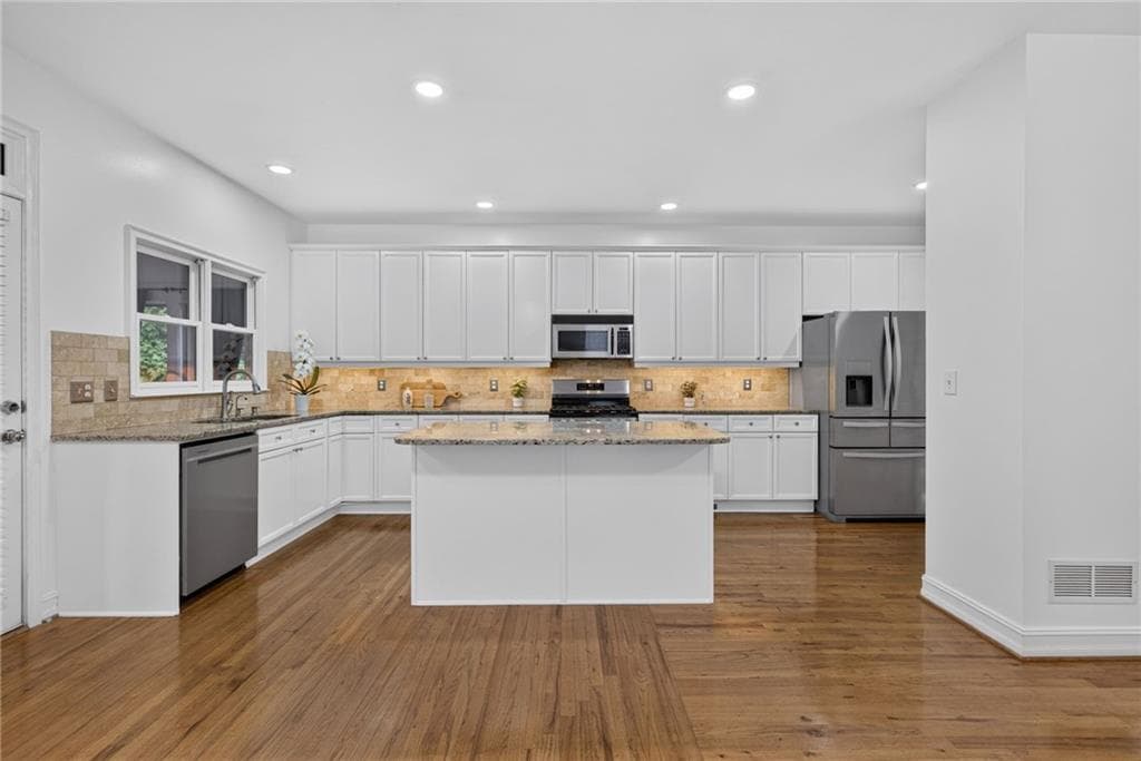 5 bedroom, 4 bathroom, 3,300 sq ft single family residence for sale at 928 Delmar Avenue, Atlanta, GA 30316 — photo 9