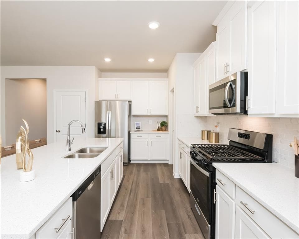 5 bedroom, 3 bathroom, 2,352 sq ft single family residence for rent at 2253 Martin Springs Bend, Lawrenceville, GA 30045 for $4,300 a month — photo 4
