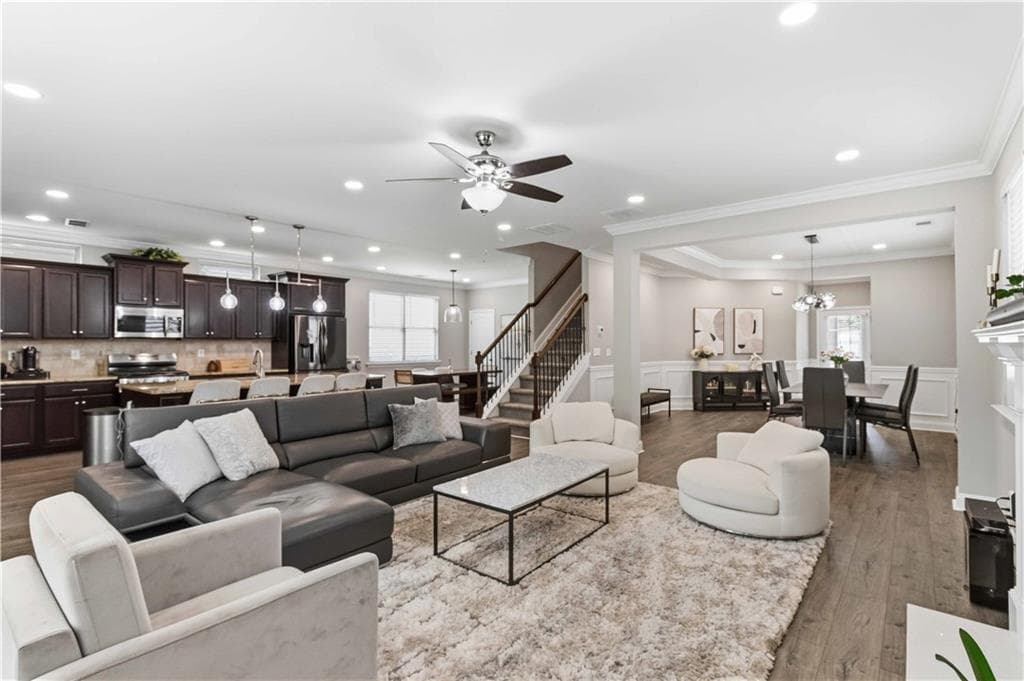 4 bedroom, 3 bathroom, 2,722 sq ft single family residence for sale at 2618 Lake Manor Circle, Duluth, GA 30096 — photo 6