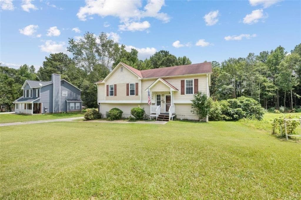3 bedroom, 2 bathroom, 1,584 sq ft single family residence for sale at 306 Crosswalk Drive, Auburn, GA 30011 — photo 2
