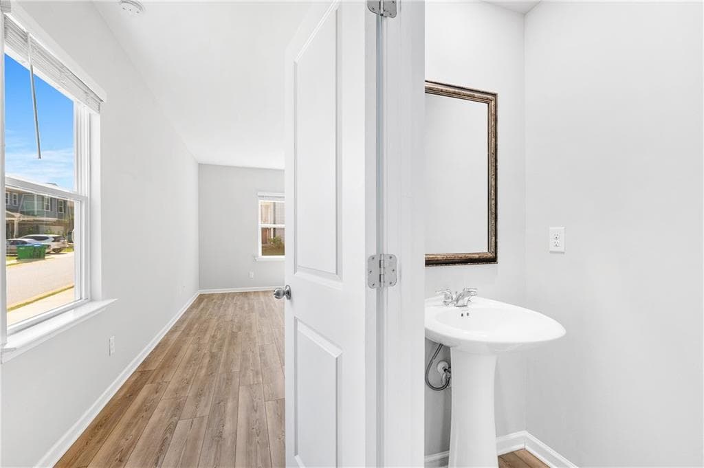 4 bedroom, 3 bathroom, 1,928 sq ft single family residence for sale at 44 Wynn Way, Pendergrass, GA 30567 — photo 8