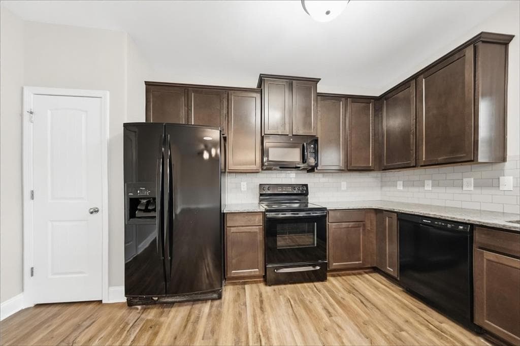 4 bedroom, 3 bathroom, 2,052 sq ft single family residence for sale at 256 Leland Lane, Mcdonough, GA 30253 — photo 6
