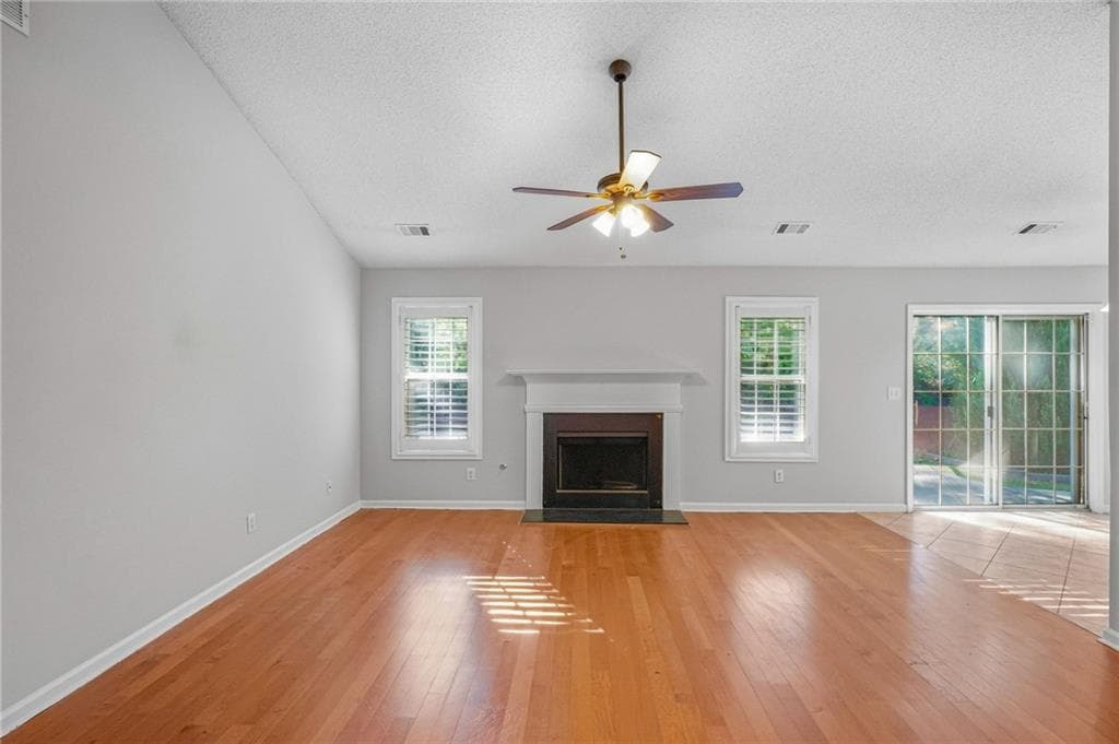 3 bedroom, 2 bathroom, 1,272 sq ft single family residence for sale at 5700 River Ridge Lane, Sugar Hill, GA 30518 — photo 7