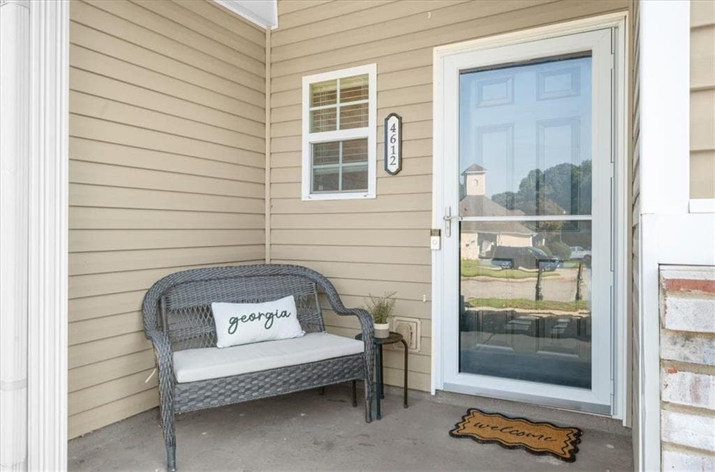 3 bedroom, 3 bathroom, 1,692 sq ft townhouse for sale at 4612 Beacon Ridge Lane, Flowery Branch, GA 30542 — photo 3