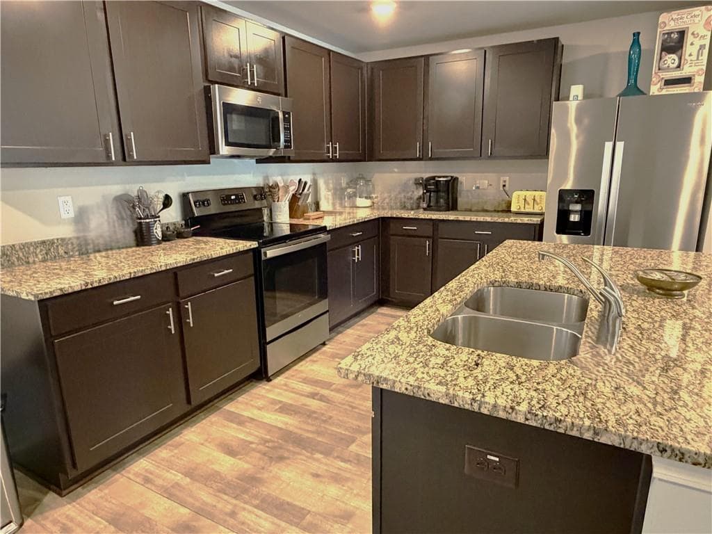4 bedroom, 3 bathroom, 2,174 sq ft single family residence for sale at 2217 Gateway Trail, Ellenwood, GA 30294 — photo 9