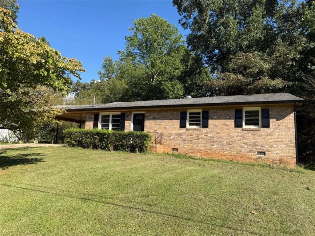 3 bedroom, 2 bathroom, 1,075 sq ft single family residence for sale at 3570 Briar Drive, Lithia Springs, GA 30122