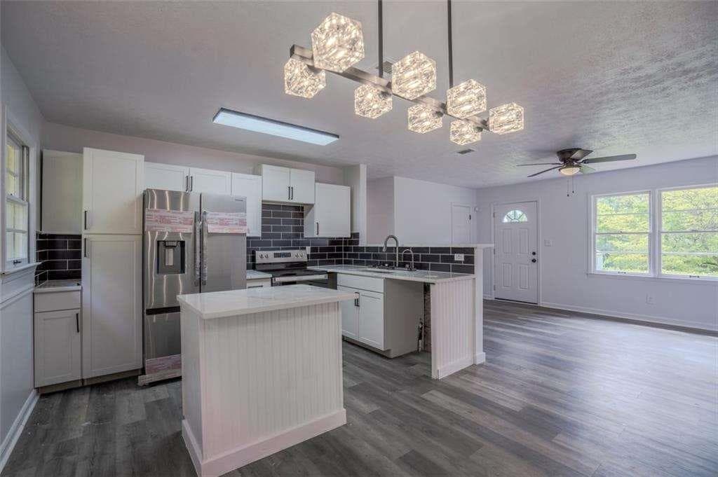 3 bedroom, 2 bathroom, 1,075 sq ft single family residence for sale at 3570 Briar Drive, Lithia Springs, GA 30122 — photo 2