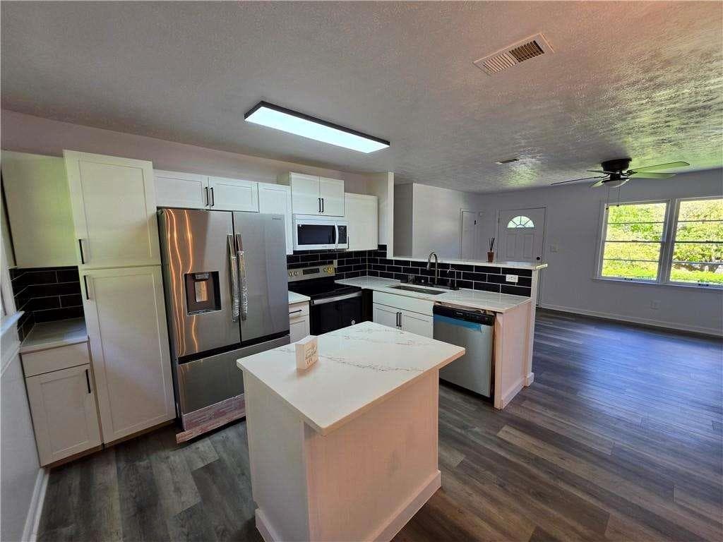 3 bedroom, 2 bathroom, 1,075 sq ft single family residence for sale at 3570 Briar Drive, Lithia Springs, GA 30122 — photo 6
