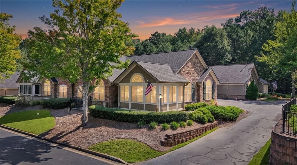 2 bedroom, 2 bathroom, 1,712 sq ft condominium for sale at 5316 Stone Village Circle, Kennesaw, GA 30152