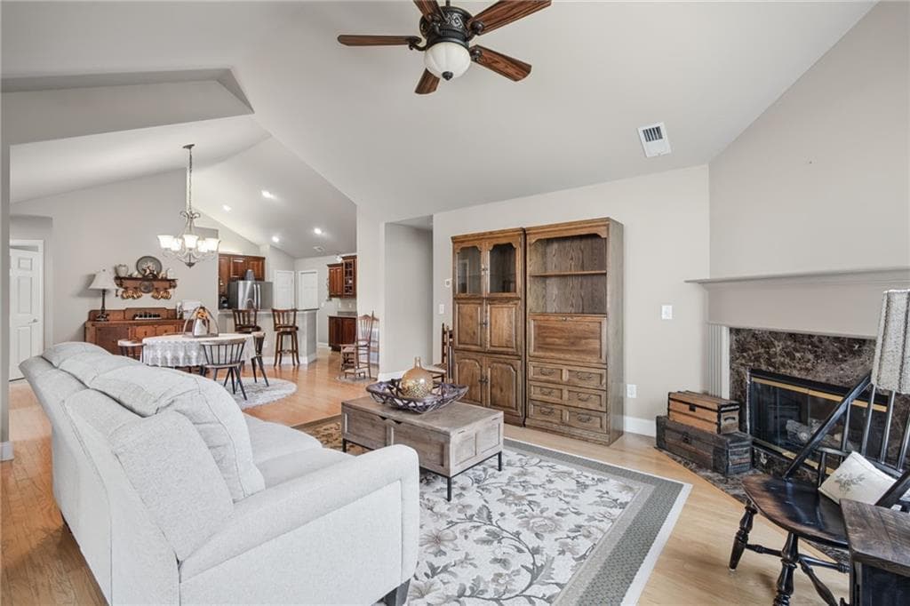 2 bedroom, 2 bathroom, 1,712 sq ft condominium for sale at 5316 Stone Village Circle, Kennesaw, GA 30152 — photo 8
