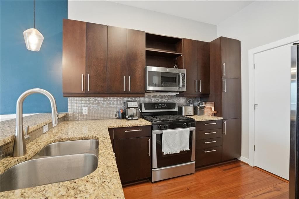 1 bedroom, 1 bathroom, 810 sq ft condominium for rent at 870 Inman Village Parkway 421, Atlanta, GA 30307 for $2,250 a month — photo 3
