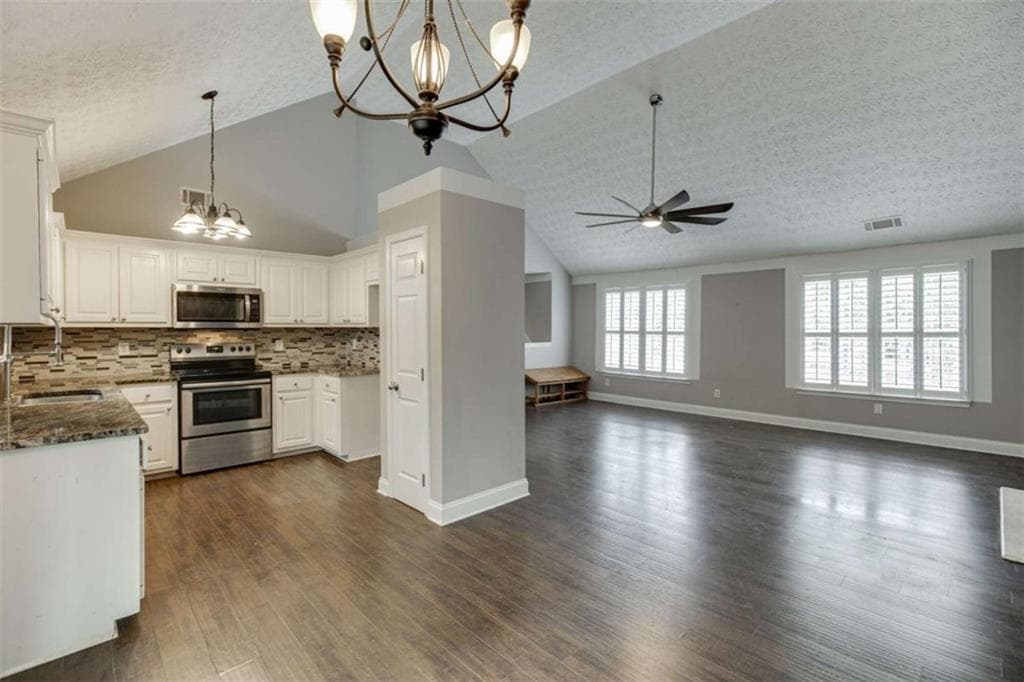 3 bedroom, 2 bathroom, 2,088 sq ft single family residence for sale at 1231 Cumberland Trail, Monroe, GA 30656 — photo 6