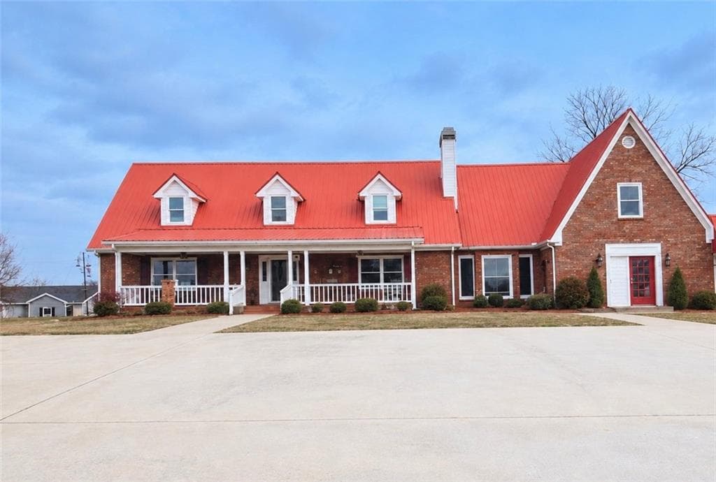 5 bedroom, 6 bathroom, 3,440 sq ft single family residence for sale at 160 HWY 320, Carnesville, GA 30521