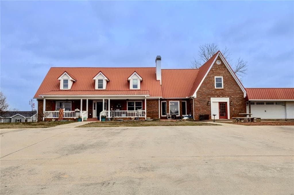 5 bedroom, 6 bathroom, 3,440 sq ft single family residence for sale at 160 HWY 320, Carnesville, GA 30521 — photo 2