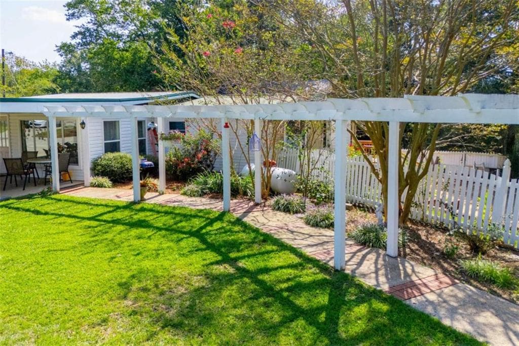 3 bedroom, 2 bathroom, 2,379 sq ft single family residence for sale at 2074 Roopville Veal Road, Roopville, GA 30170 — photo 5