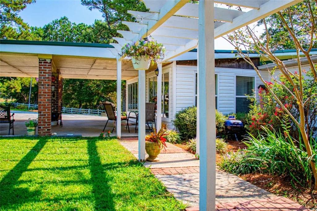 3 bedroom, 2 bathroom, 2,379 sq ft single family residence for sale at 2074 Roopville Veal Road, Roopville, GA 30170 — photo 6