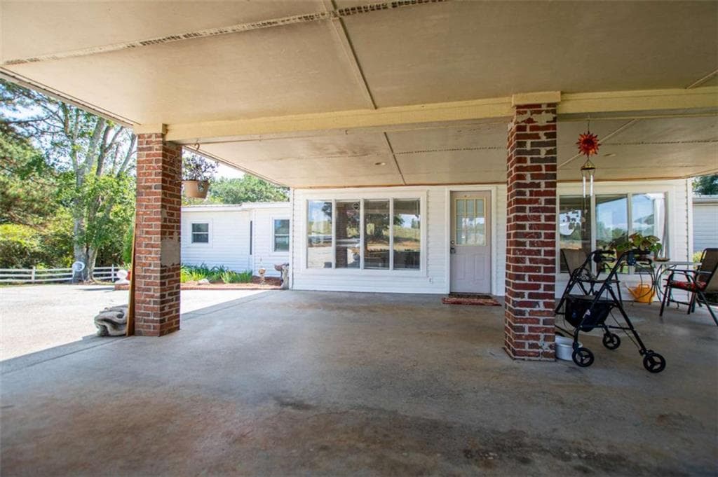 3 bedroom, 2 bathroom, 2,379 sq ft single family residence for sale at 2074 Roopville Veal Road, Roopville, GA 30170 — photo 7