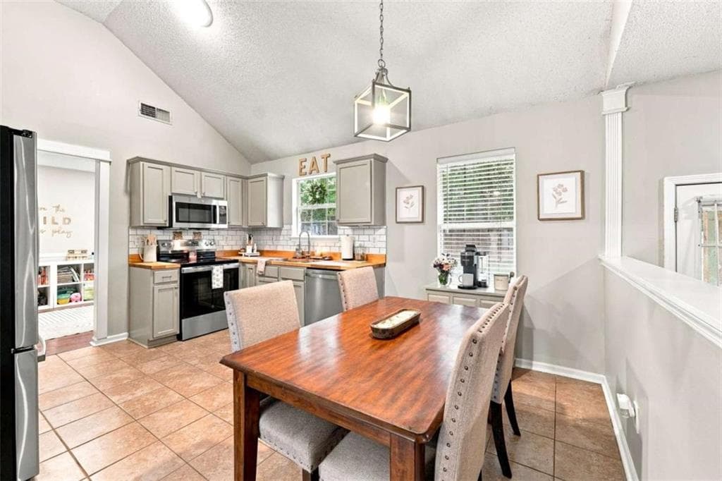 3 bedroom, 3 bathroom, 2,096 sq ft single family residence for sale at 157 Hamilton Drive, Jefferson, GA 30549 — photo 6