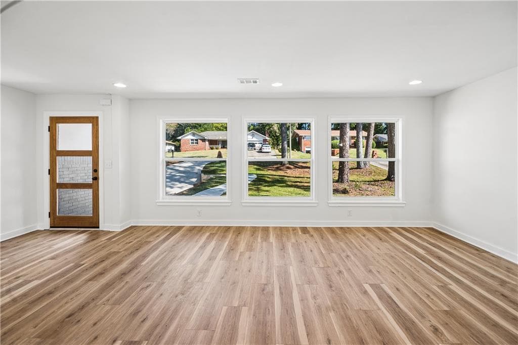 5 bedroom, 3 bathroom, 2,544 sq ft single family residence for sale at 2799 Hermosa Drive, Decatur, GA 30034 — photo 7