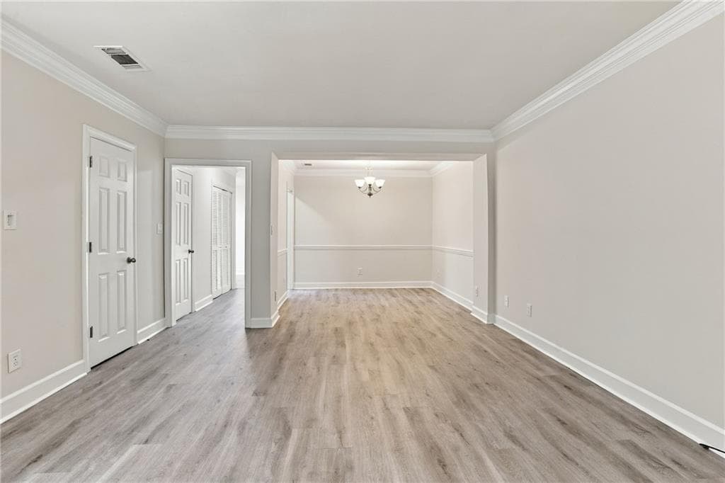 2 bedroom, 3 bathroom, 1,366 sq ft townhouse for sale at 7500 Roswell Road 56, Sandy Springs, GA 30350 — photo 7